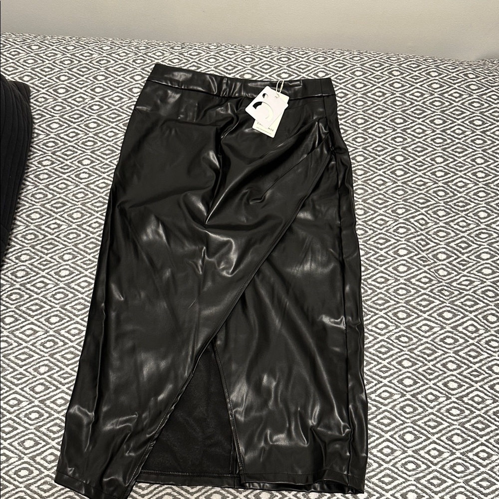 Commense Black Faux Leather Pencil Skirt